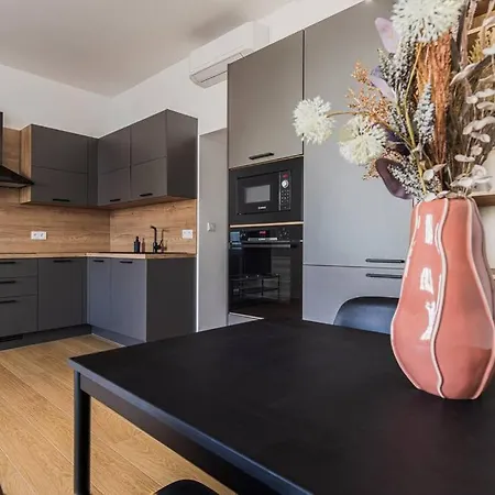 Apartment Vysoka - Deluxe 4 Bratislava